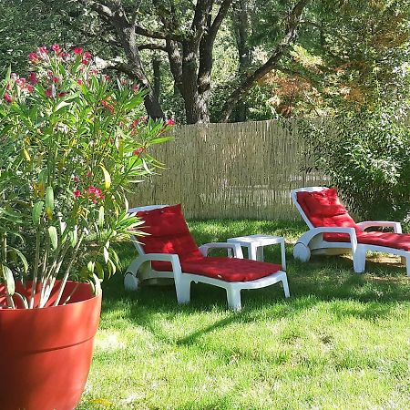 Suite Avec Jardin Entre Aix En Provence, Luberon Et Verdon Peyrolles-en-Provence Exterior foto